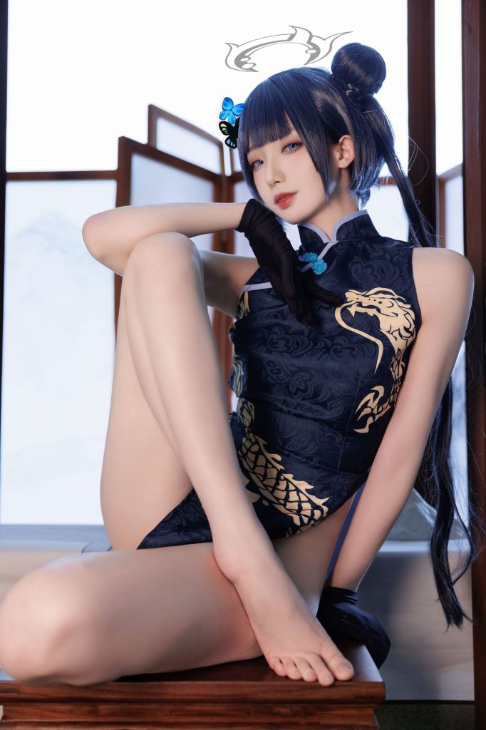 图片[2]-中式赛博的冷冽会长：封疆疆v妃咲的旗袍权力美学-cos图咖