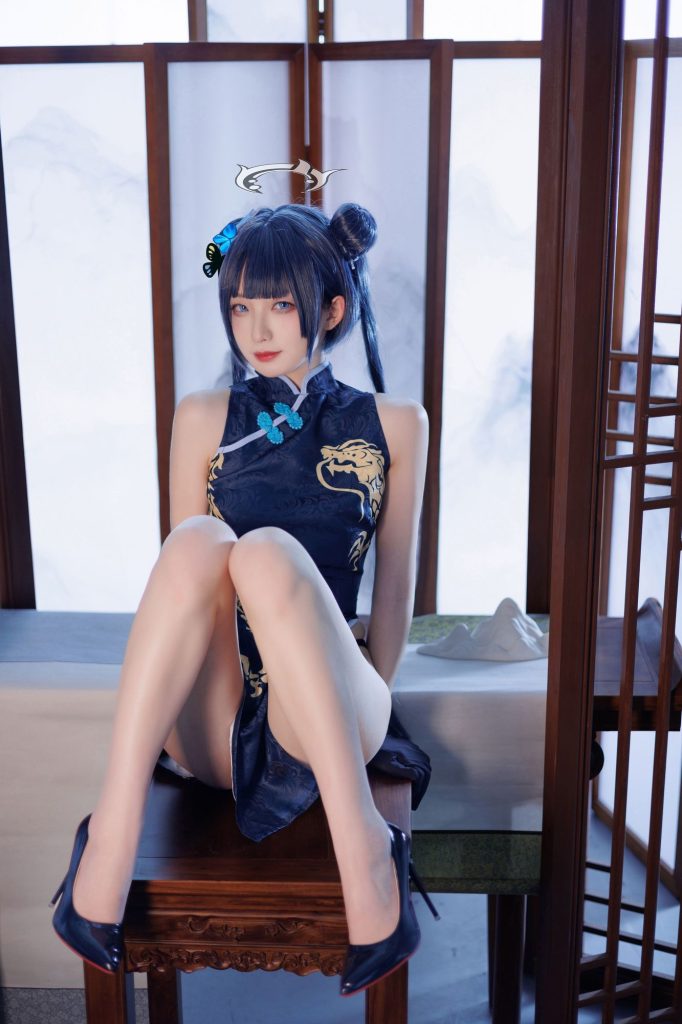 图片[4]-中式赛博的冷冽会长：封疆疆v妃咲的旗袍权力美学-cos图咖