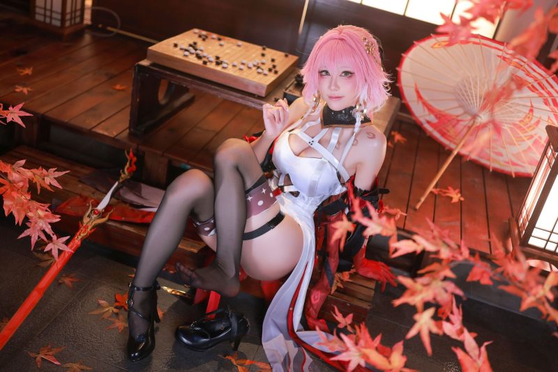 离火棋局中的运筹美学：水淼aqua长离的鸣潮叙事-cos图咖