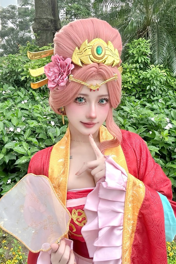 图片[2]-娇小躯壳下的百变灵魂：阮夏薇用1.46米定义“反差萌”天花板-cos图咖