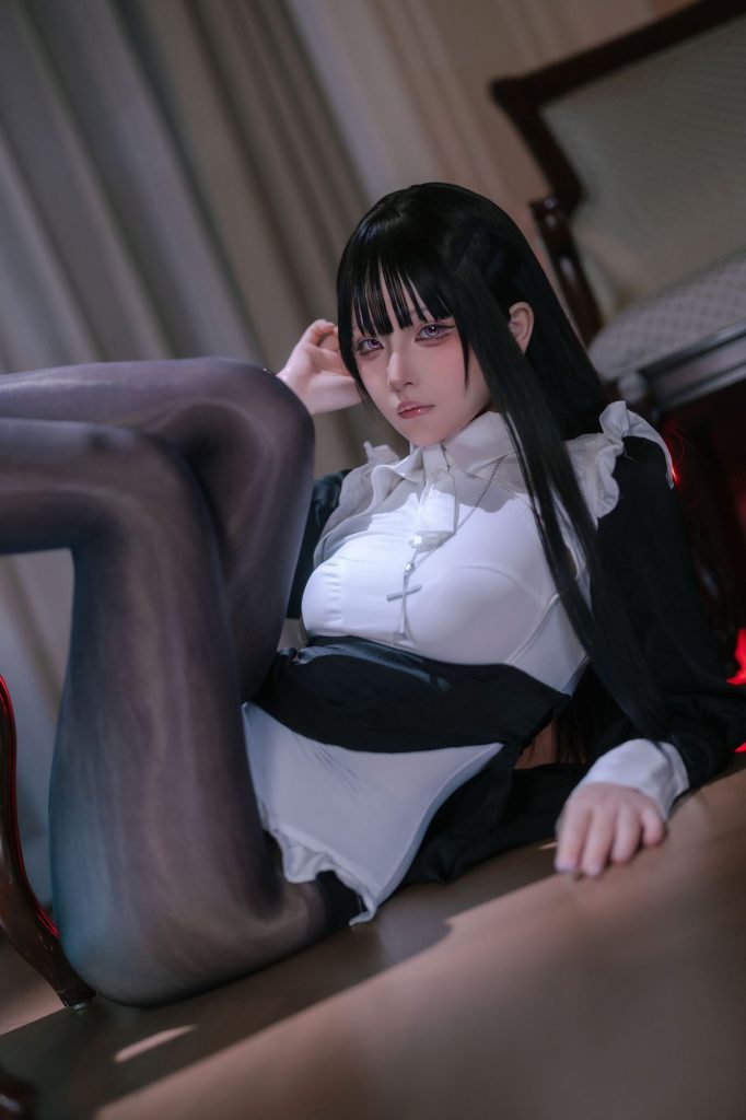 图片[3]-黑白修女服下的冷感叙事：屿鱼Yukako哥特风原创演绎-cos图咖