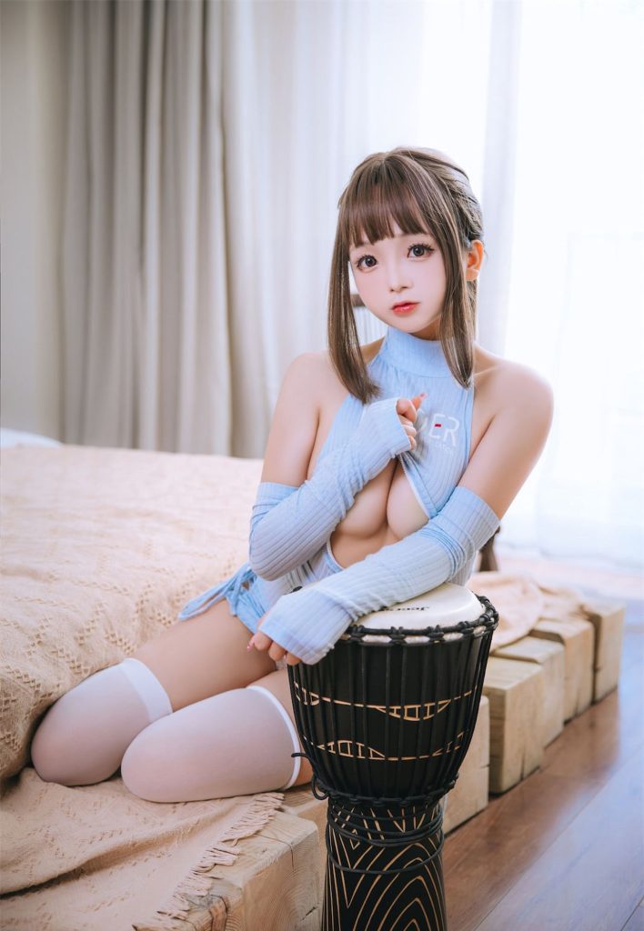 图片[4]-暖色卧室中的旋律定格：日奈娇吉他妹妹的青春诗篇-cos图咖