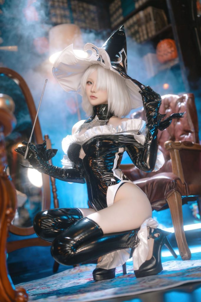 图片[4]-魔法暗影中的机械低语：屿鱼Yukako万圣女巫2B的冷感叙事-cos图咖