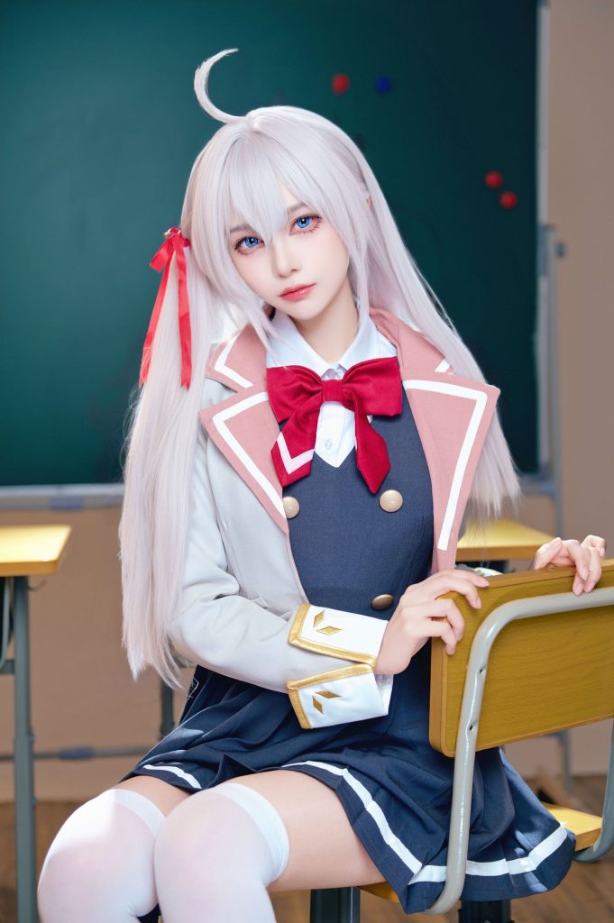 图片[2]-邻座课桌的俄语低语：Shika小鹿鹿艾莉莎的反差叙事-cos图咖