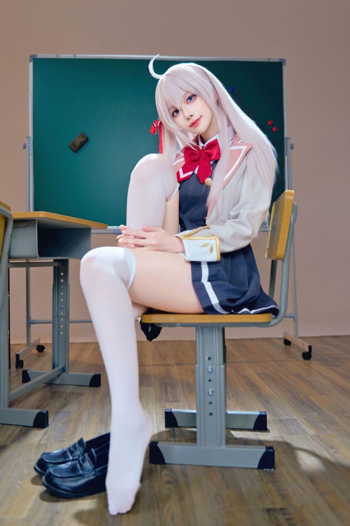 图片[3]-邻座课桌的俄语低语：Shika小鹿鹿艾莉莎的反差叙事-cos图咖