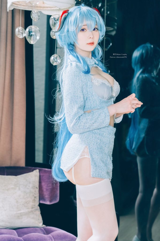 图片[2]-静谧蓝调的月海亭午后：霜月Shimo甘雨COS的克制美学-cos图咖