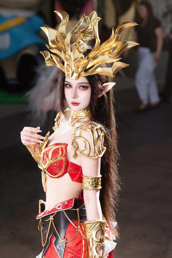 图片[4]-王座上的冷焰凝视：潘黄天诗美杜莎的蛇族叙事-cos图咖