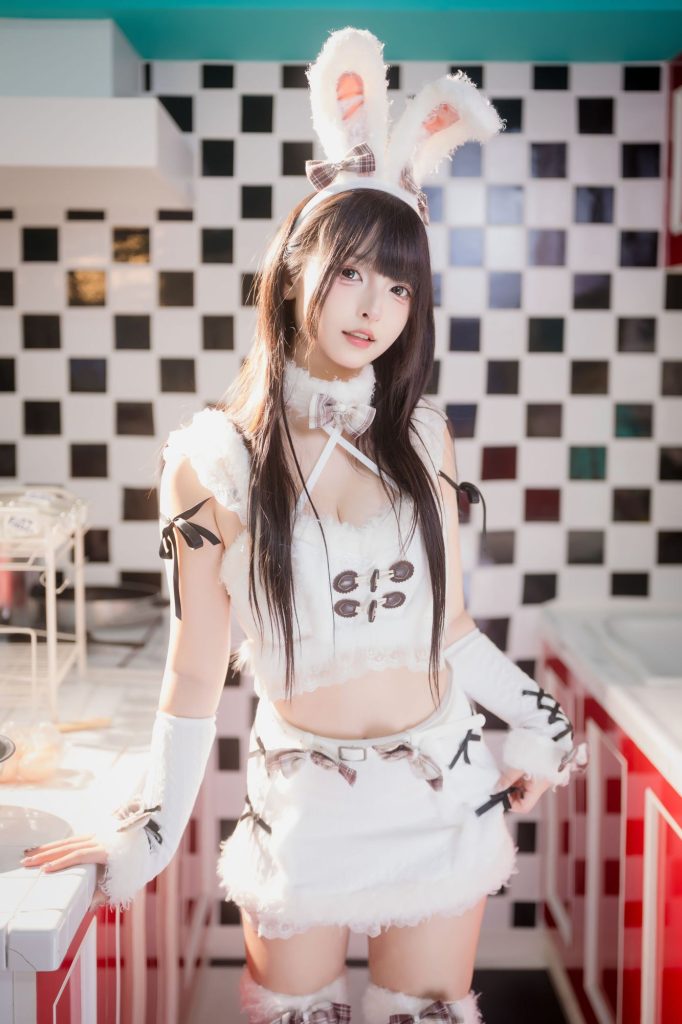 图片[4]-毛绒白兔的甜美变奏：神楽坂真冬兔娘造型的双面叙事-cos图咖