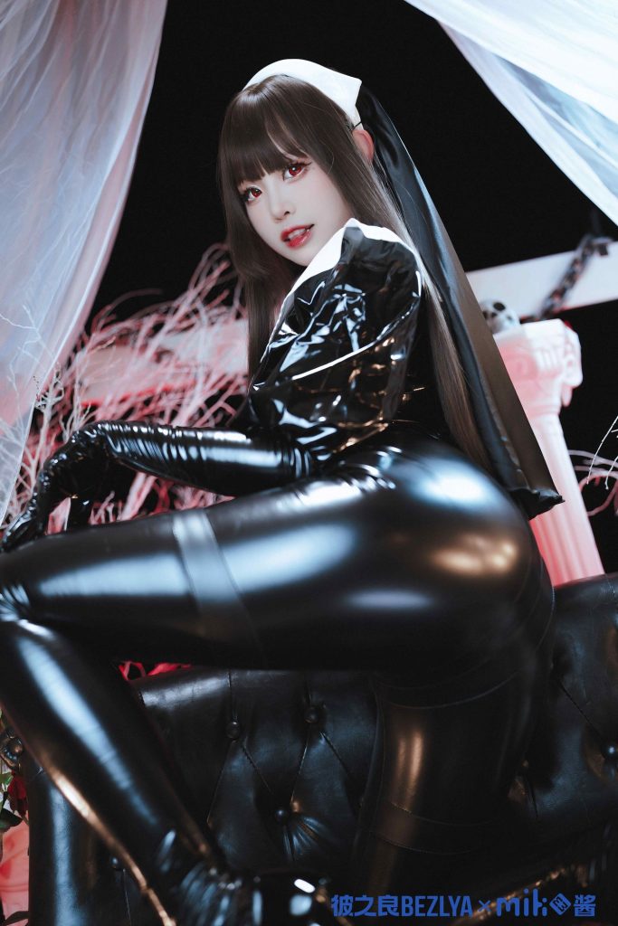 图片[3]-暗黑圣殿中的胶衣变奏：miko酱ww黑白修女的矛盾叙事-cos图咖