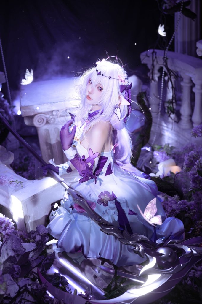 图片[3]-紫藤花海中的疏离变奏：蠢沫沫遐蝶的秘境叙事-cos图咖