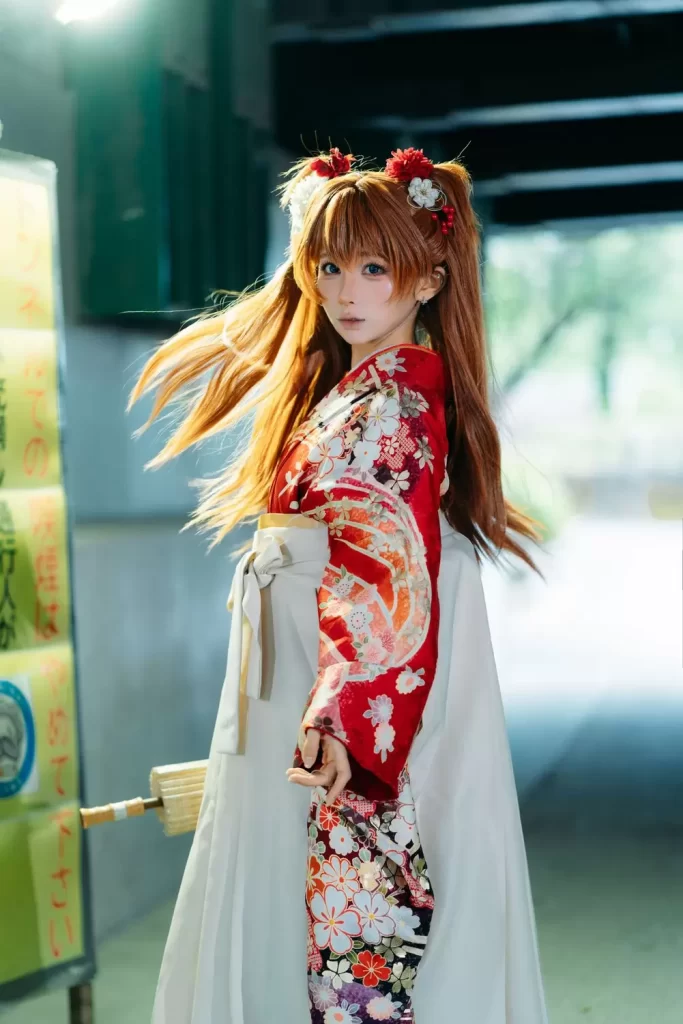 图片[4]-红白和服中的骄傲变奏：蠢沫沫明日香的和风叙事-cos图咖