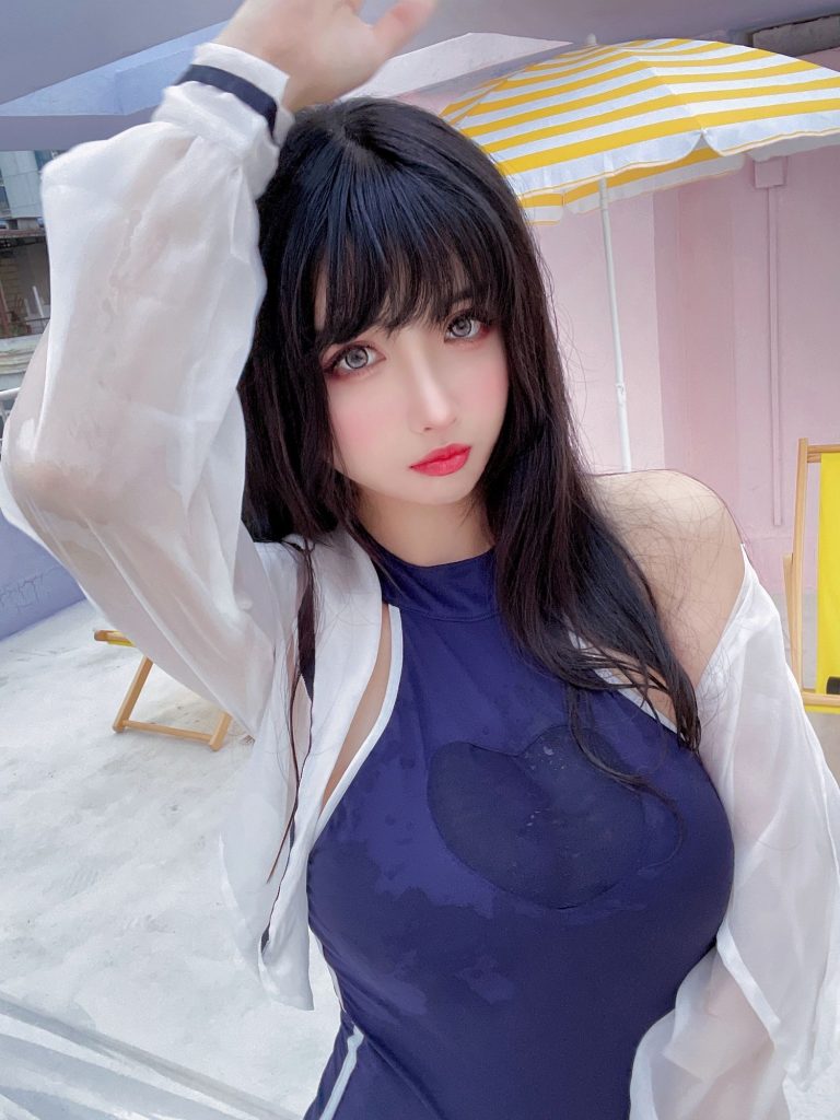 图片[3]-天台光影中的水漾变奏：rioko凉凉子竞泳女孩的夏日叙事-cos图咖