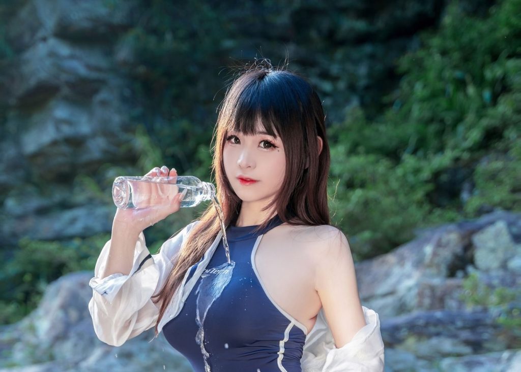 图片[1]-山涧溪流中的学妹变奏：miko酱ww小小溪流的夏日叙事-cos图咖